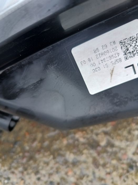 Lampy przednie Mazda 3