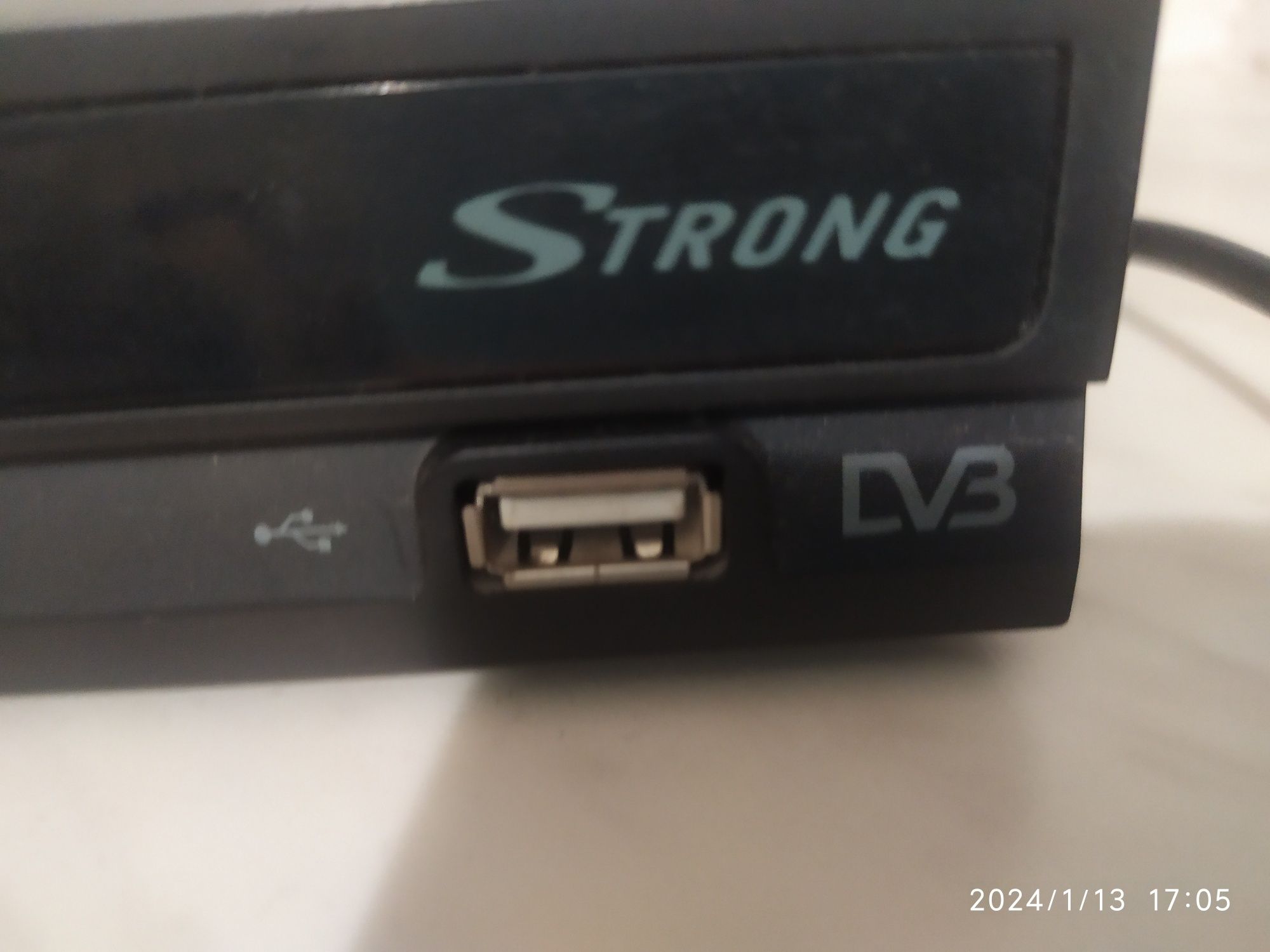 Супутниковий тюнер Strong 6205