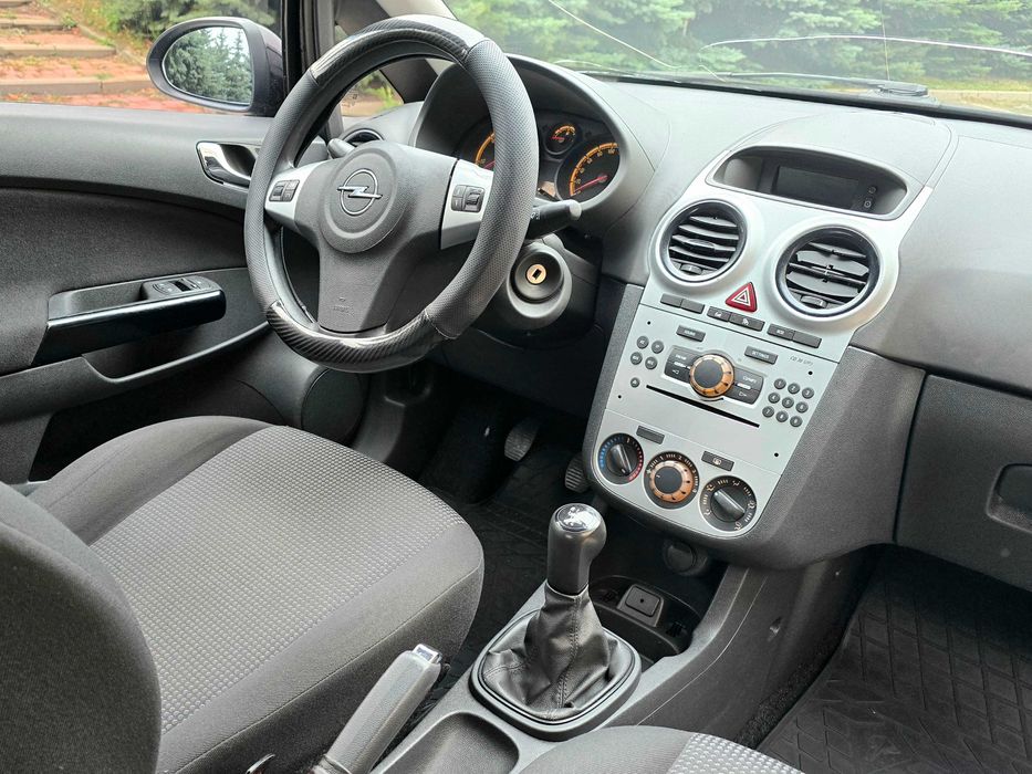 Opel Corsa 2012г.в. 1.3 дизель, механика