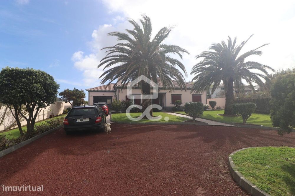 Moradia com 3 Quartos - Ribeirinha - Ribeira Grande