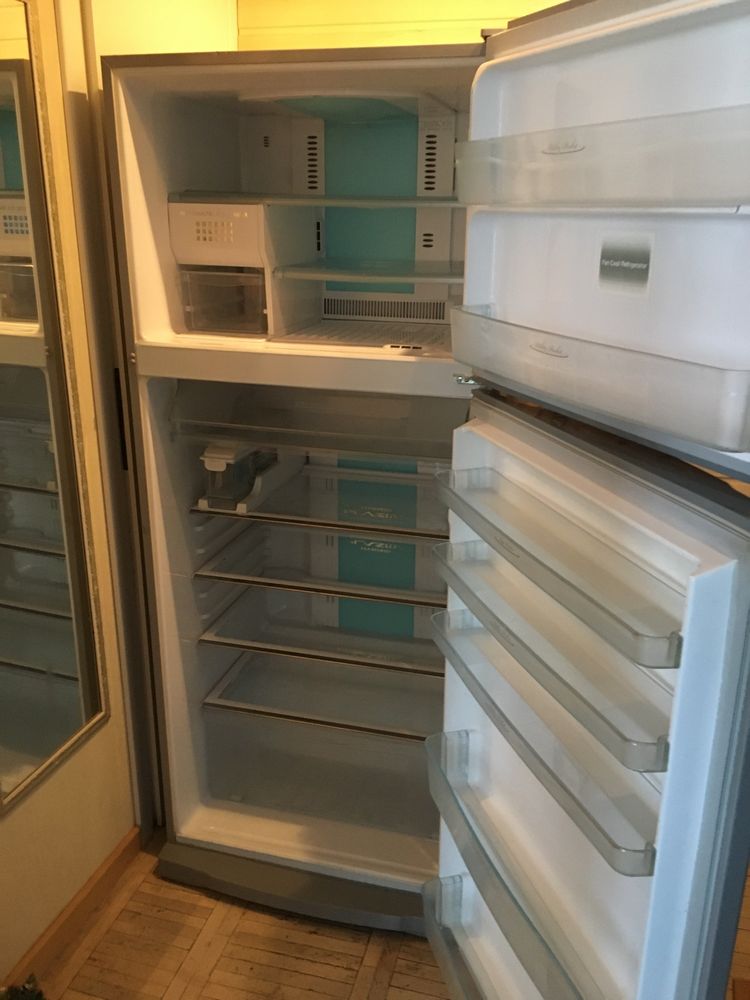 Холодильник большой Toshiba