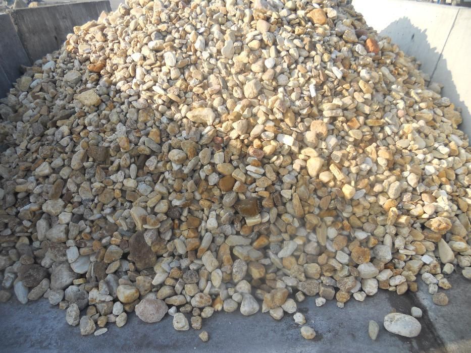 Kamień naturalny otoczaki żwiry grysy gnejs piaskowiec