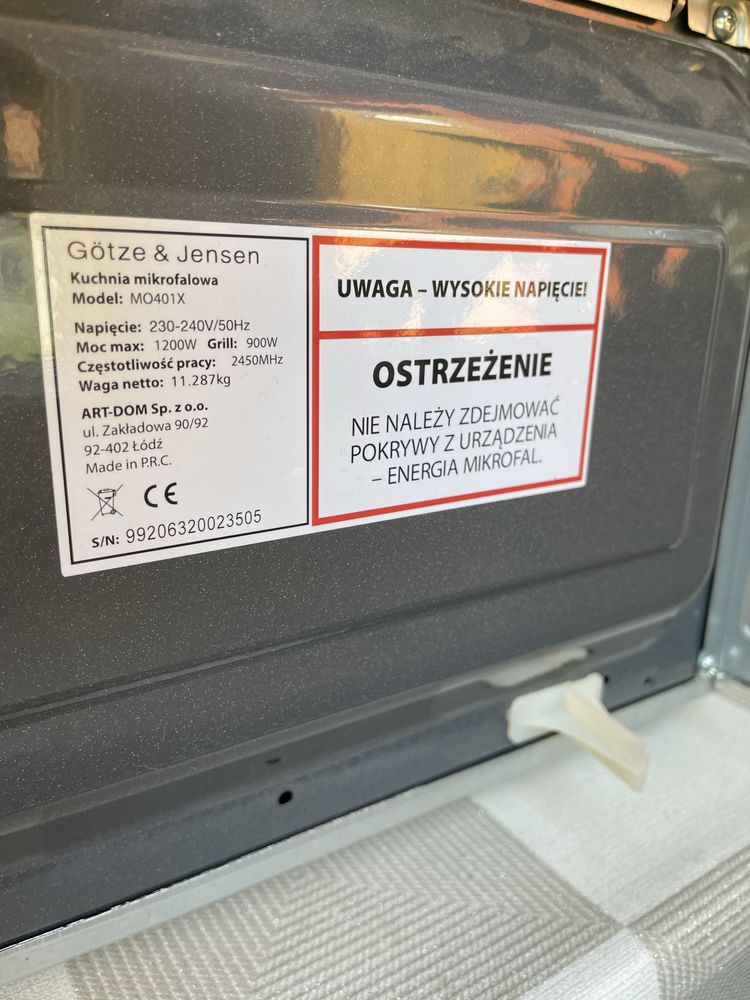 Mikrofala, prawie nie używana. Z funkcją Grill