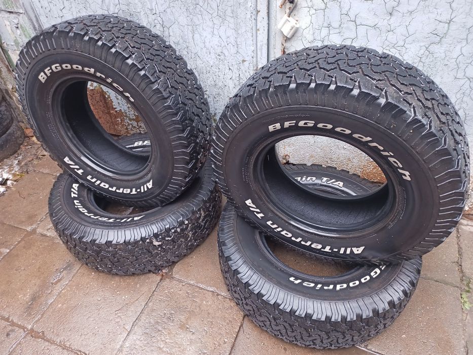 Продам комплект грязевой резины 5шт BFGoodrich 265/75 R16
