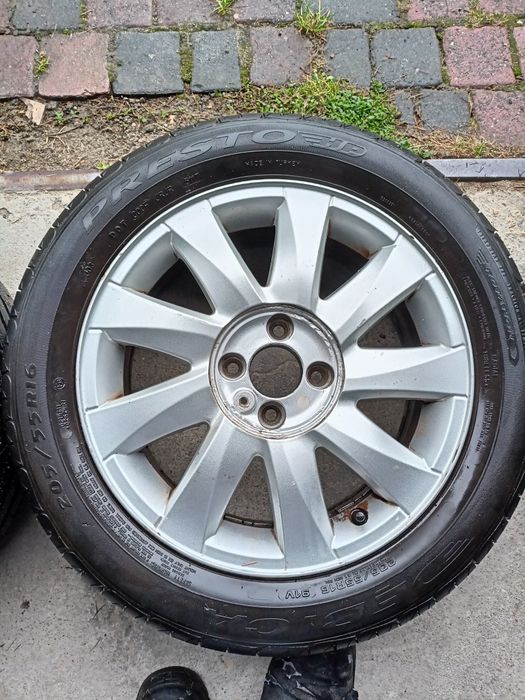 Felgi aluminiowe Renault  R16 4x100