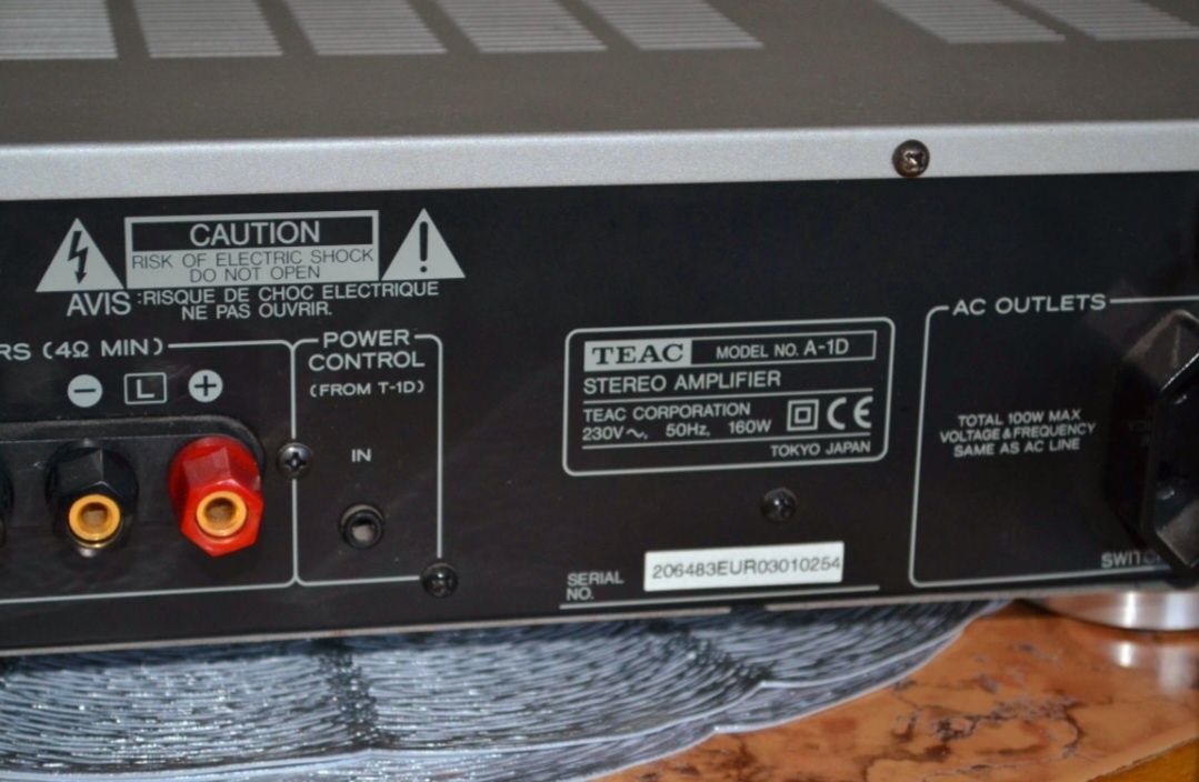 TEAC A 1 D ładny stan , made in Japan wysoki model