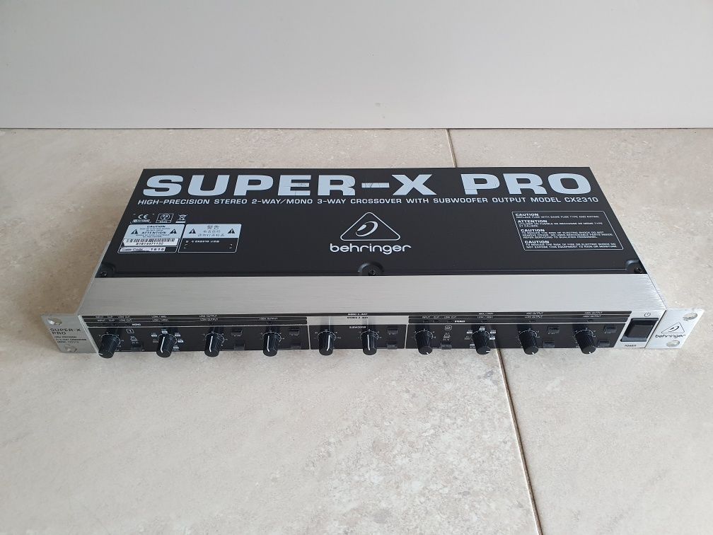 Crossover Behringer Super X pro CX2310