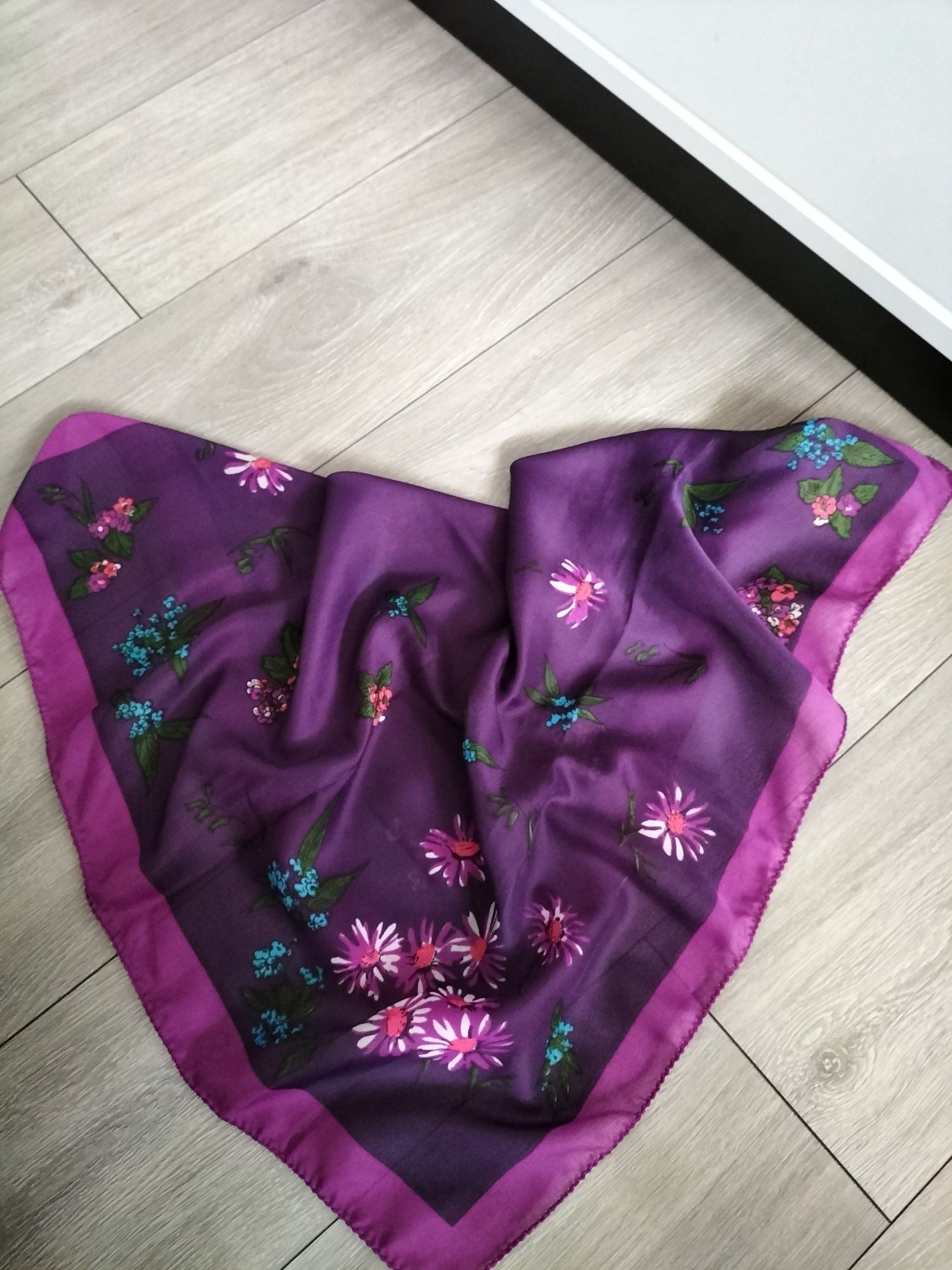 Promocja Apaszka chusta w kwiaty