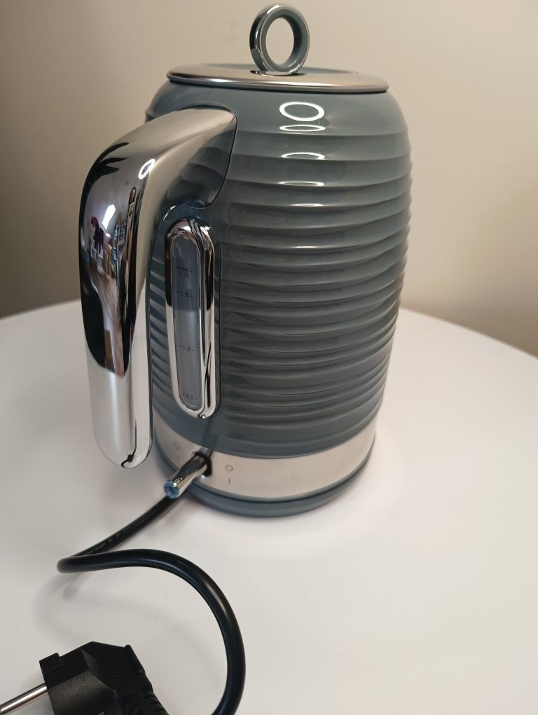 Czajnik elektryczny Russell Hobbs