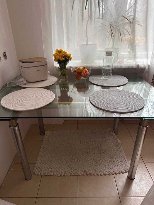 Стіл кухонний, скляний