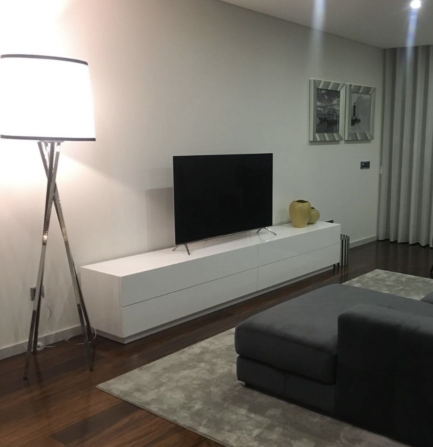 Base de TV para sala de estar