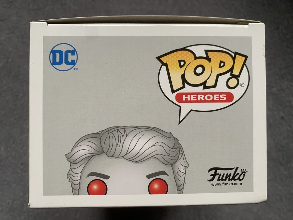 Funko POP Captain Atom 333 Exclusive Limited Edition 2020 Super Heroes