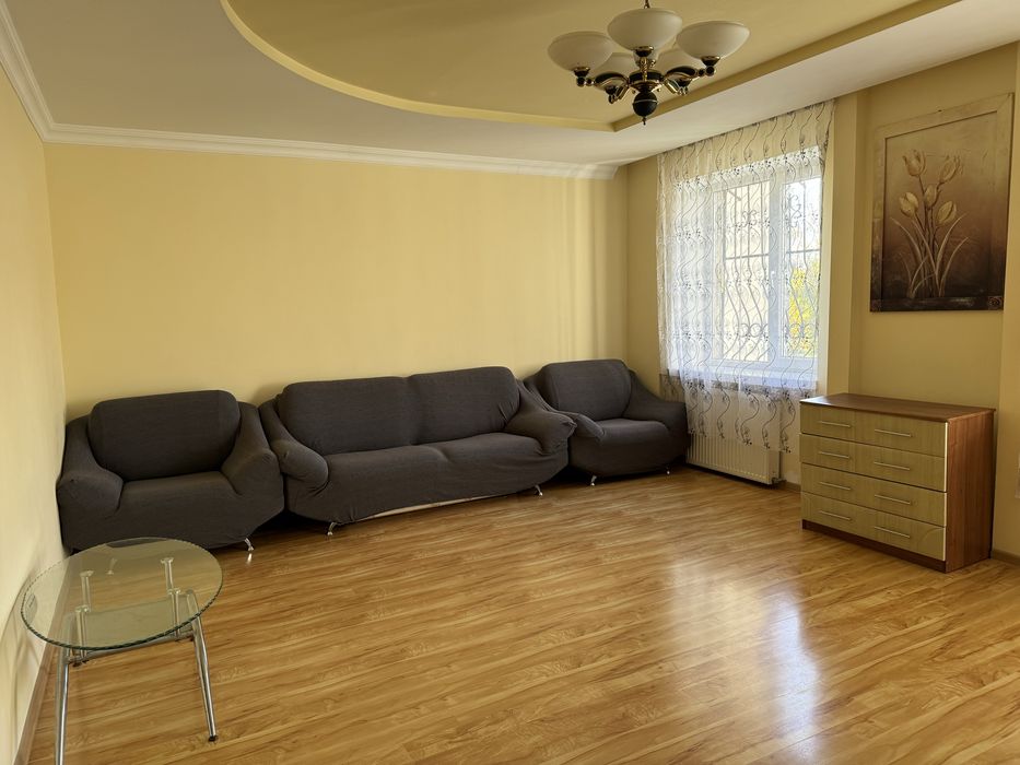 Здається 3 к квартира по Вул. Золотогірська