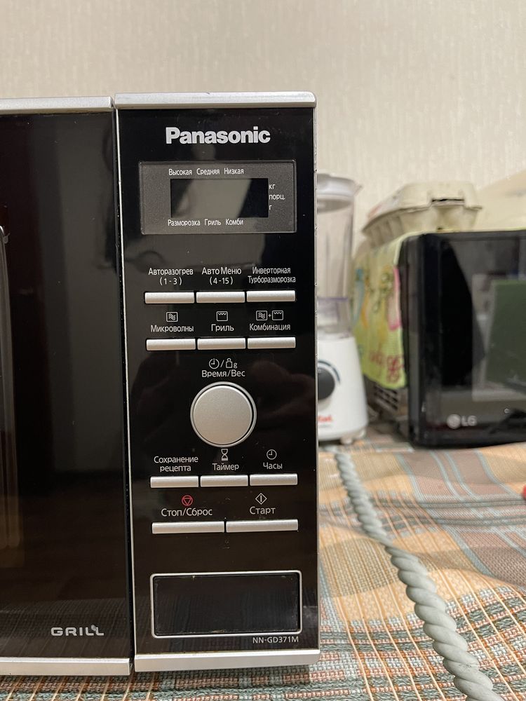 Мікрохвильова піч Panasonic NN-GD371M