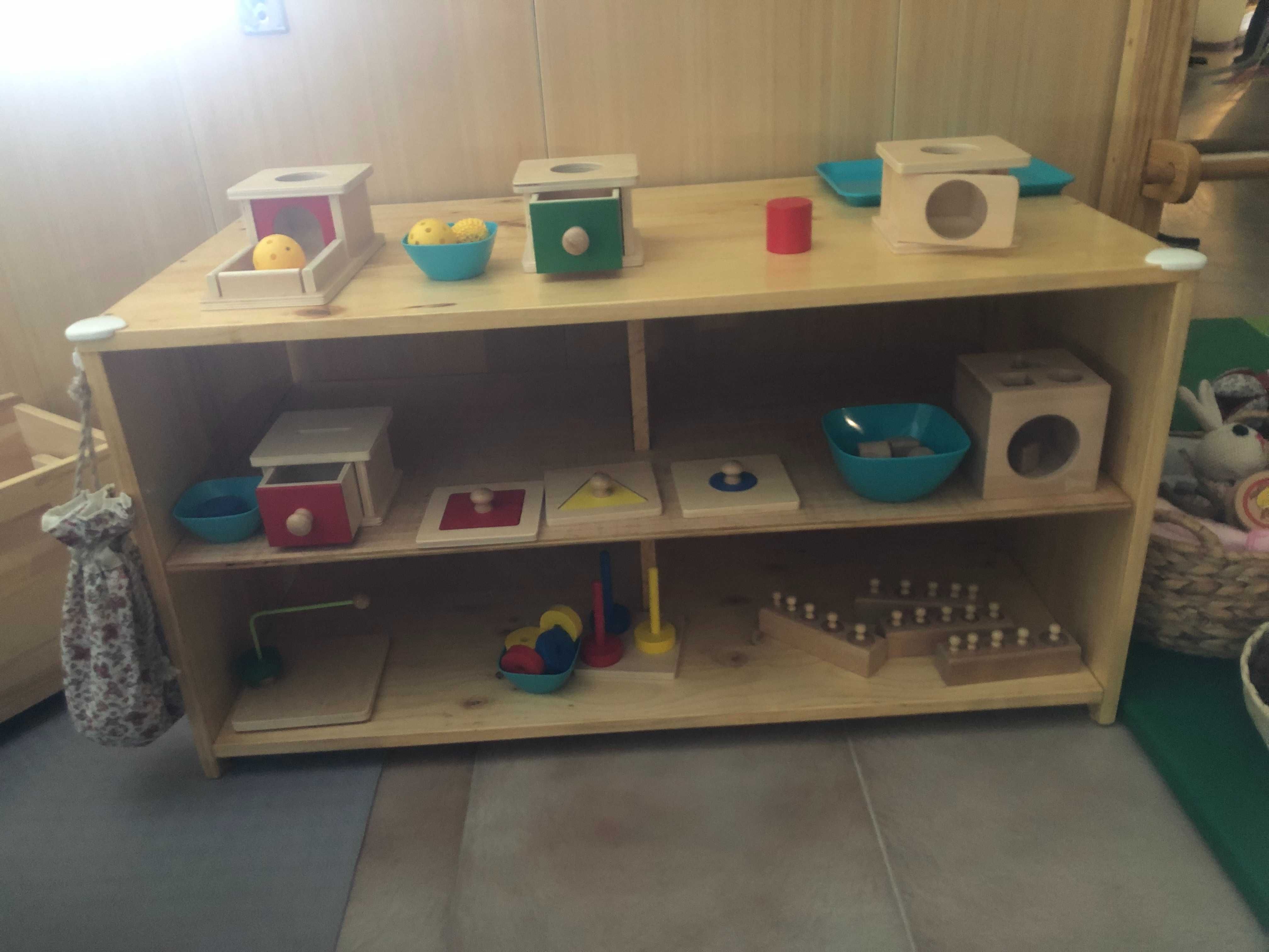 estante montessori Crianças / bebés