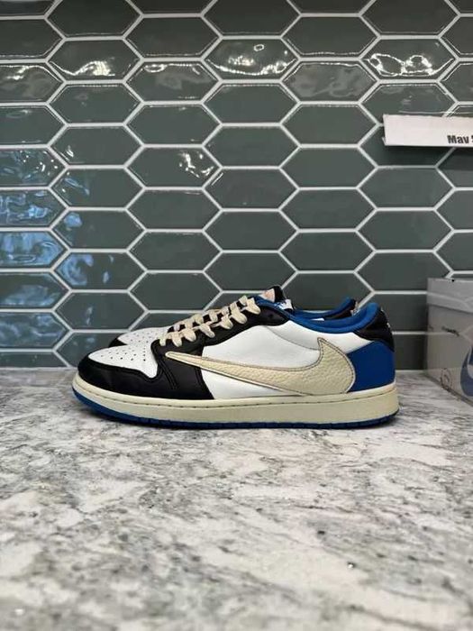 Chińskiebutymęskieidamskieniebiesko-białeoryginalne1.1wrozmiarze43