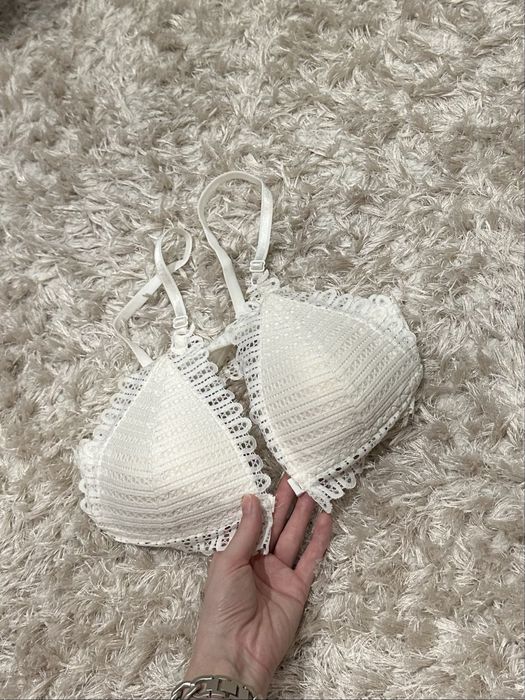 Продам білий бюстгальтер з застібкою спереді (70А)