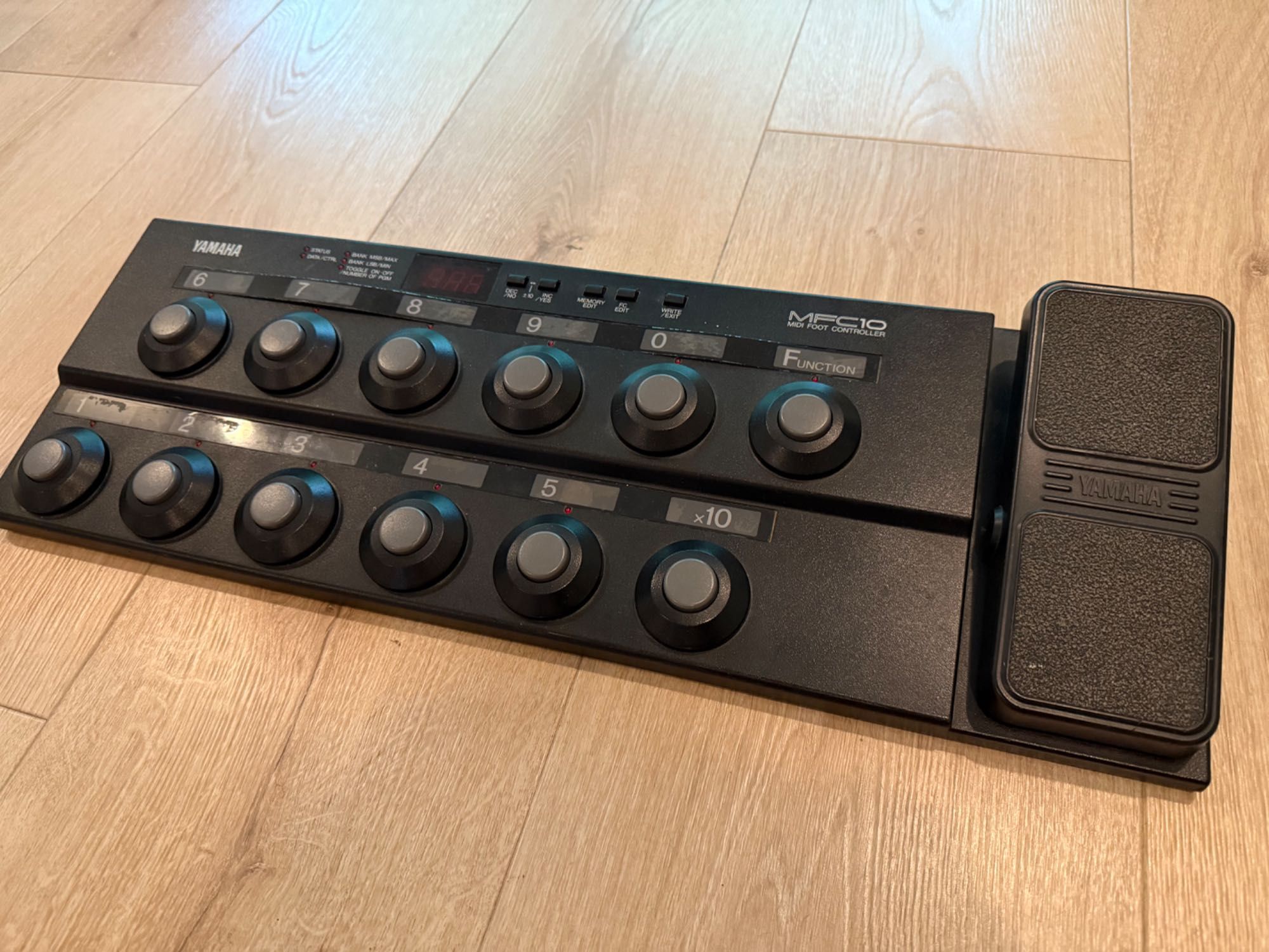 Yamaha MFC10 MIDI Kontroler
