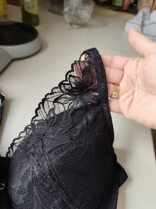 Biustonosz koronkowy czarny