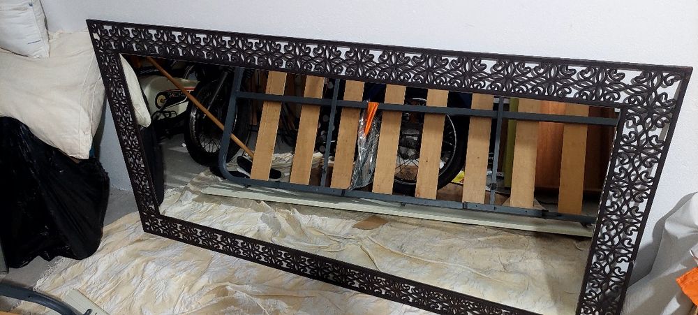 Espelho estilo vintage moldura em ferro todo trabalhado peça unica