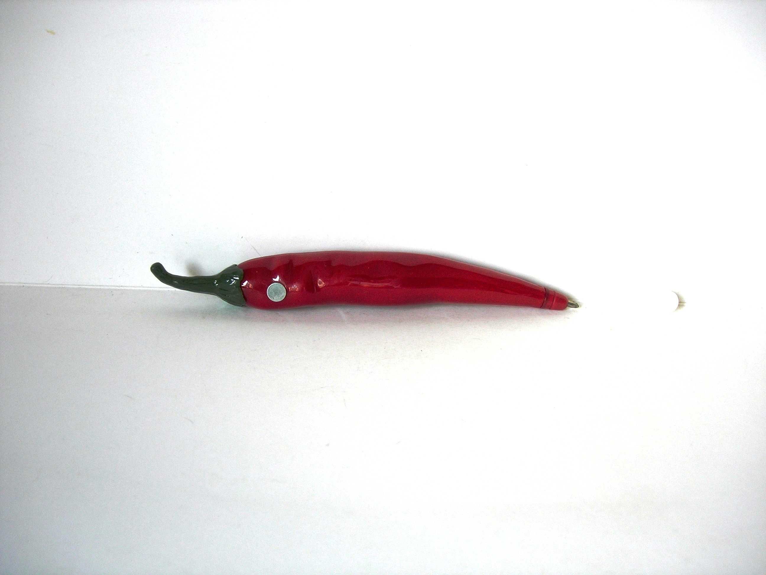 Długopis papryczka chili na magnes nowy