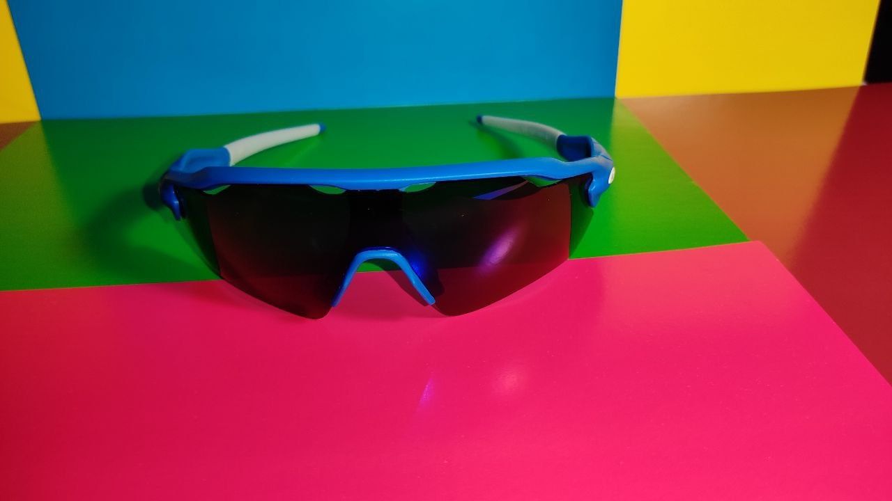 Окуляри Oakley      .