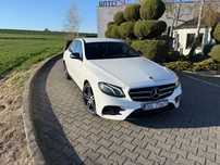 Mercedes-Benz Klasa E Mercedes-Benz Klasa E 220 d 4-Matic 9G-TRONIC