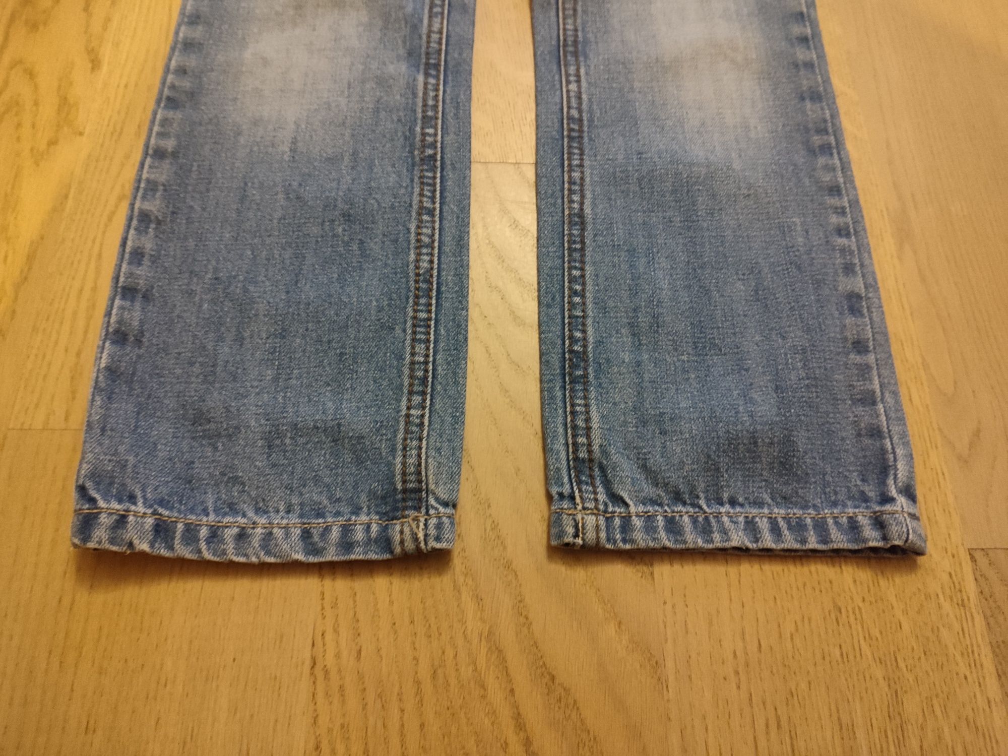 r134 Przecierane jeansy spodnie ESPRIT r134