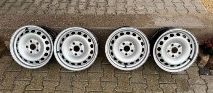 диски  R15  vag  5 112 з німеччини caddy запаска octavia golf 5 passa