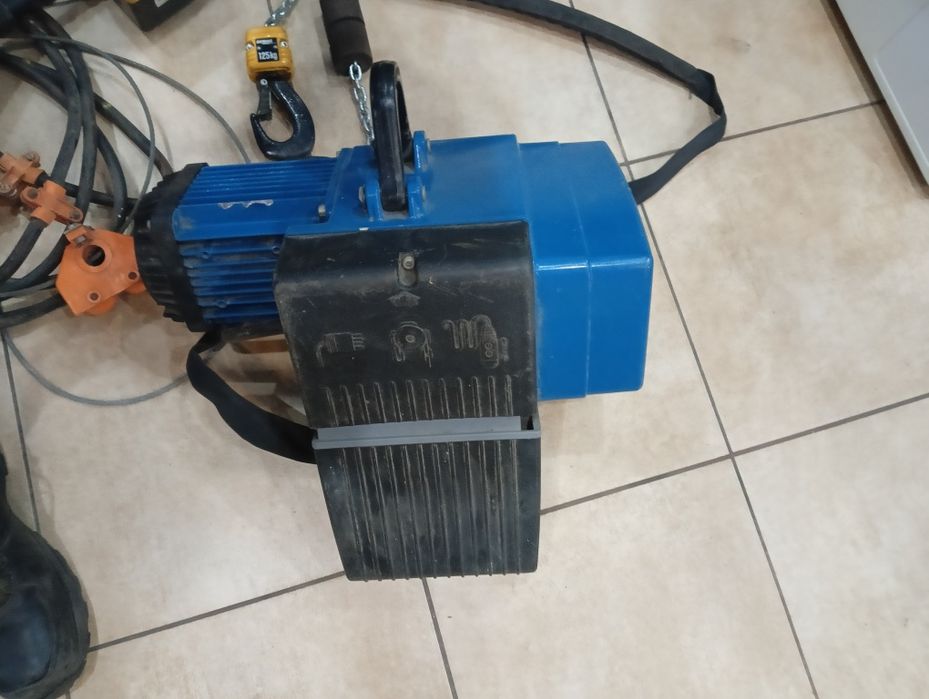 Wyciągnik  łańcuchowy wyciągarka demag 125 kg suwnica