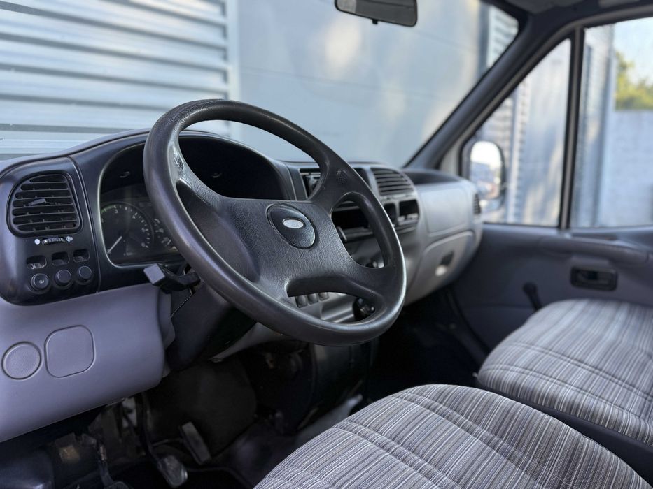 FORD TRANSIT 2.5 TD 6 LUGARES + CAIXA