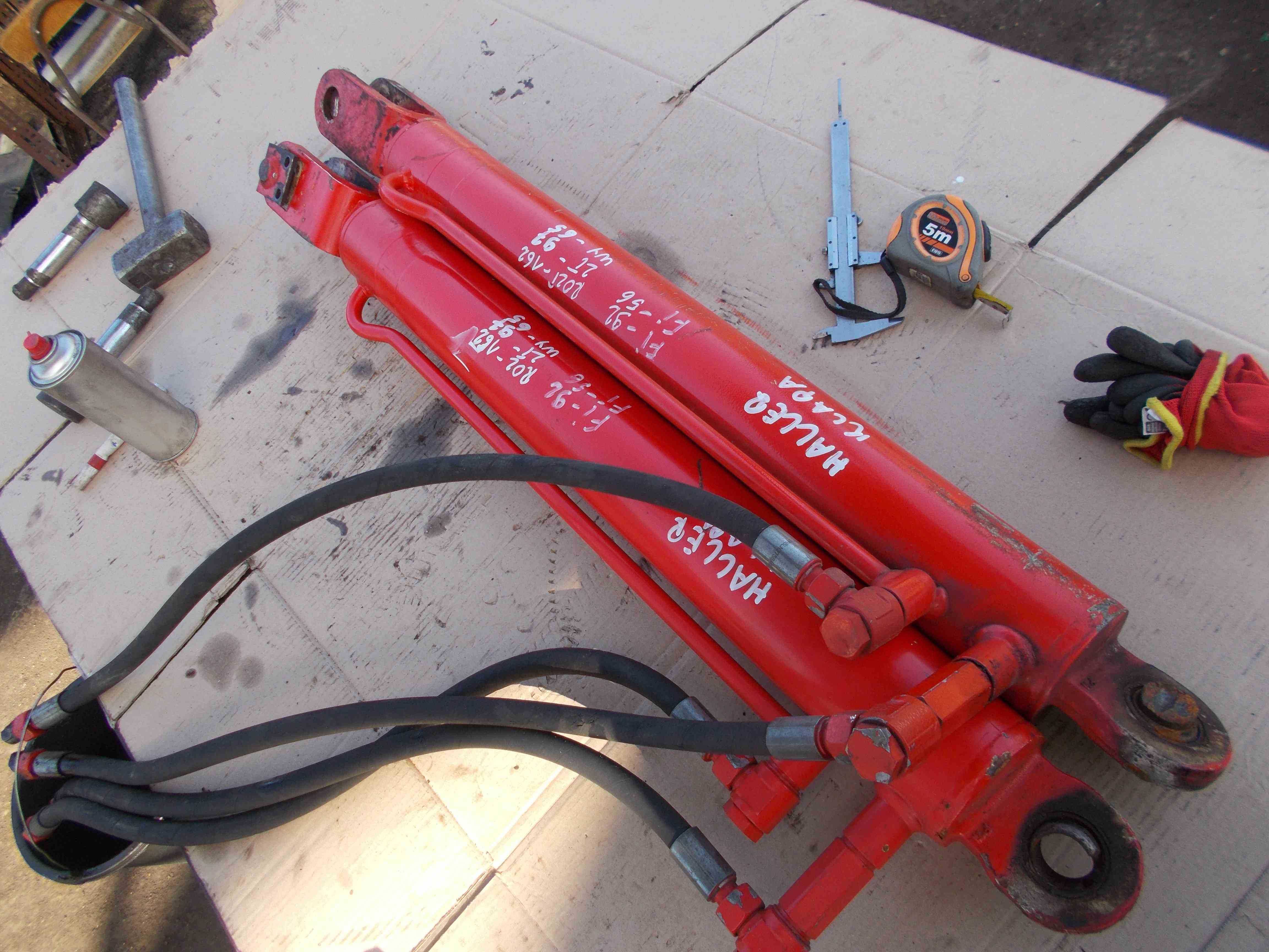 Siłownik hydrauliczny dwustronnego działania 162cm rozłożony