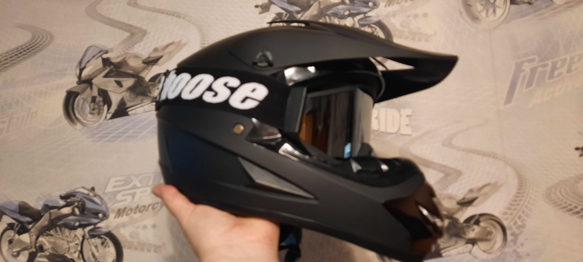 Продам новый кроссовый шлем с очками размер xl