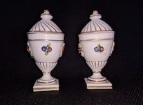 Par Urnas Miniatura Capodimonte