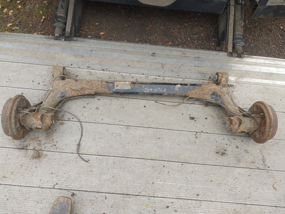 Belka zawieszenia tył vw polo 6n2