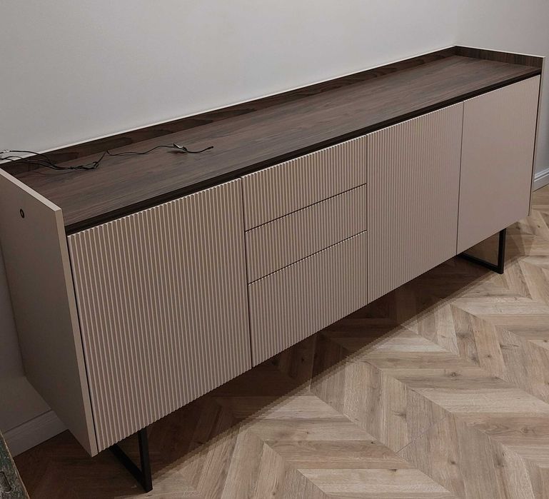 Nowa komoda ryflowana 192 cm Lago Agata Meble kaszmir/ciemny orzech.