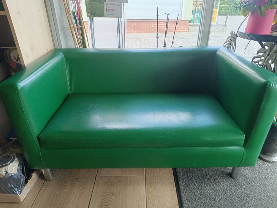 Sofa dwuosobowa zielona