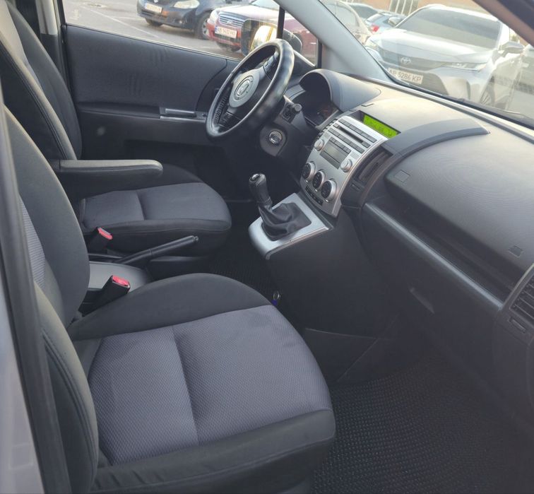 Мазда 5 2006 року з 2.0 дизельним двигуном