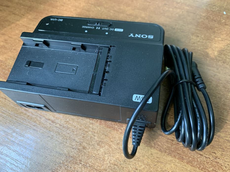 Зарядний пристрій Sony BC-U1A Новий та Оригінальний!!!