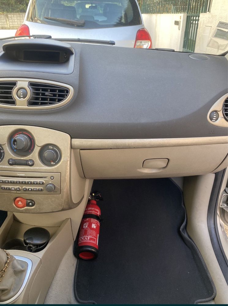 Renault Clio 1.5 dCi 2006 - Diesel, Económico e Confortável