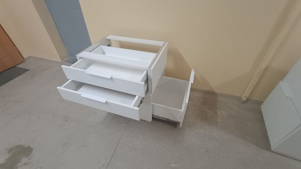 Komody i blat,  biurko