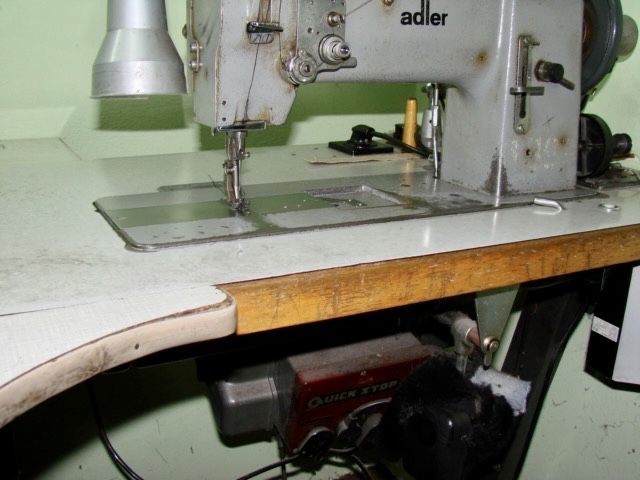 Maszyna kaletnicza Adler 167FA plus części zamienne