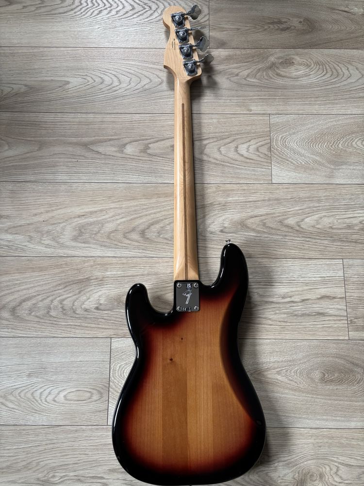 Fender player precision bass