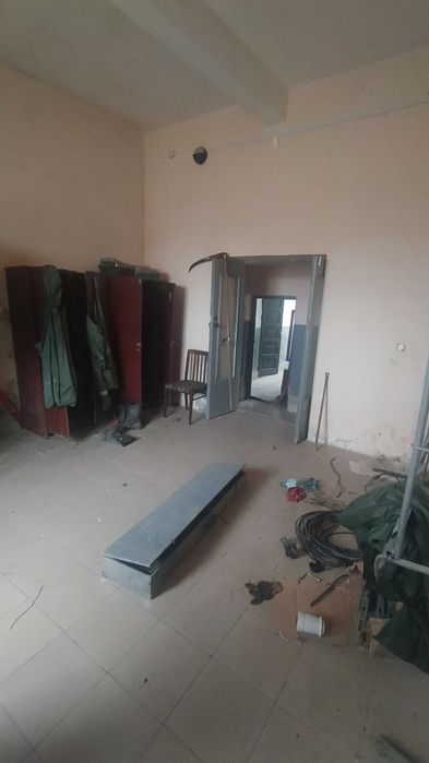 Продаж будівлі в м. Чоп – ідеальна локація для бізнесу або складу!