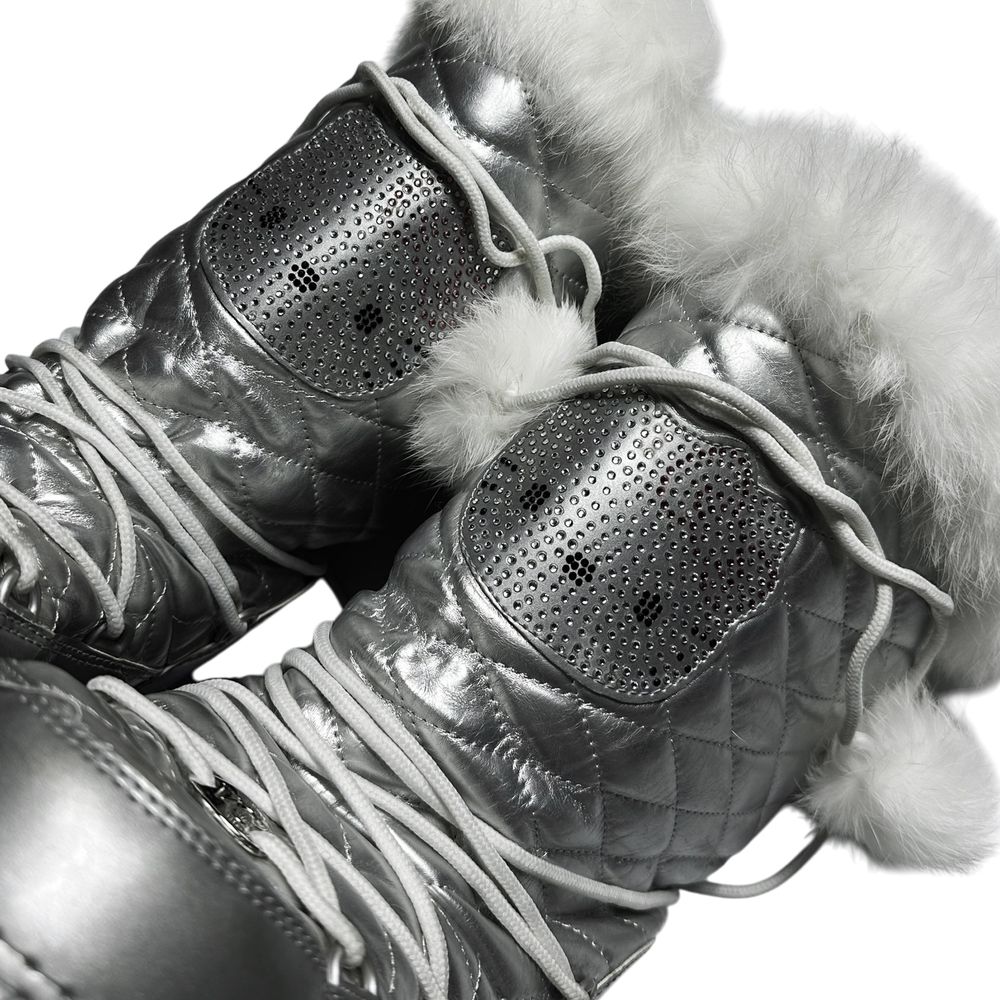 Hello kitty by Victoria Casal Couture moonboot y2k