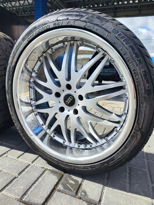 Диски Audi 22 радіус, з шинами 265 40 22