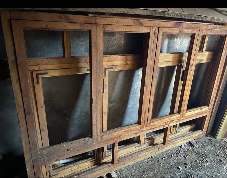 Нова балконна дерев'яна рама дерев'яні двері