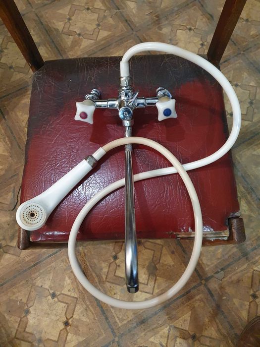 Змішувач настінний з душом (латуний) в-во Суми (Україна)