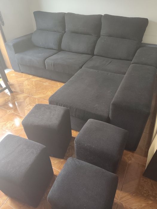 Sofá chaise long + 4 bancos