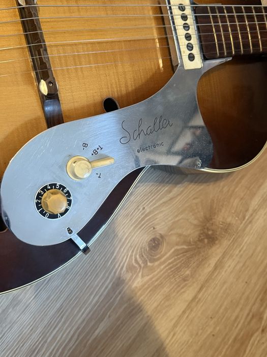 Gitara elektryczna elektroakustyczna jazzowa hofner